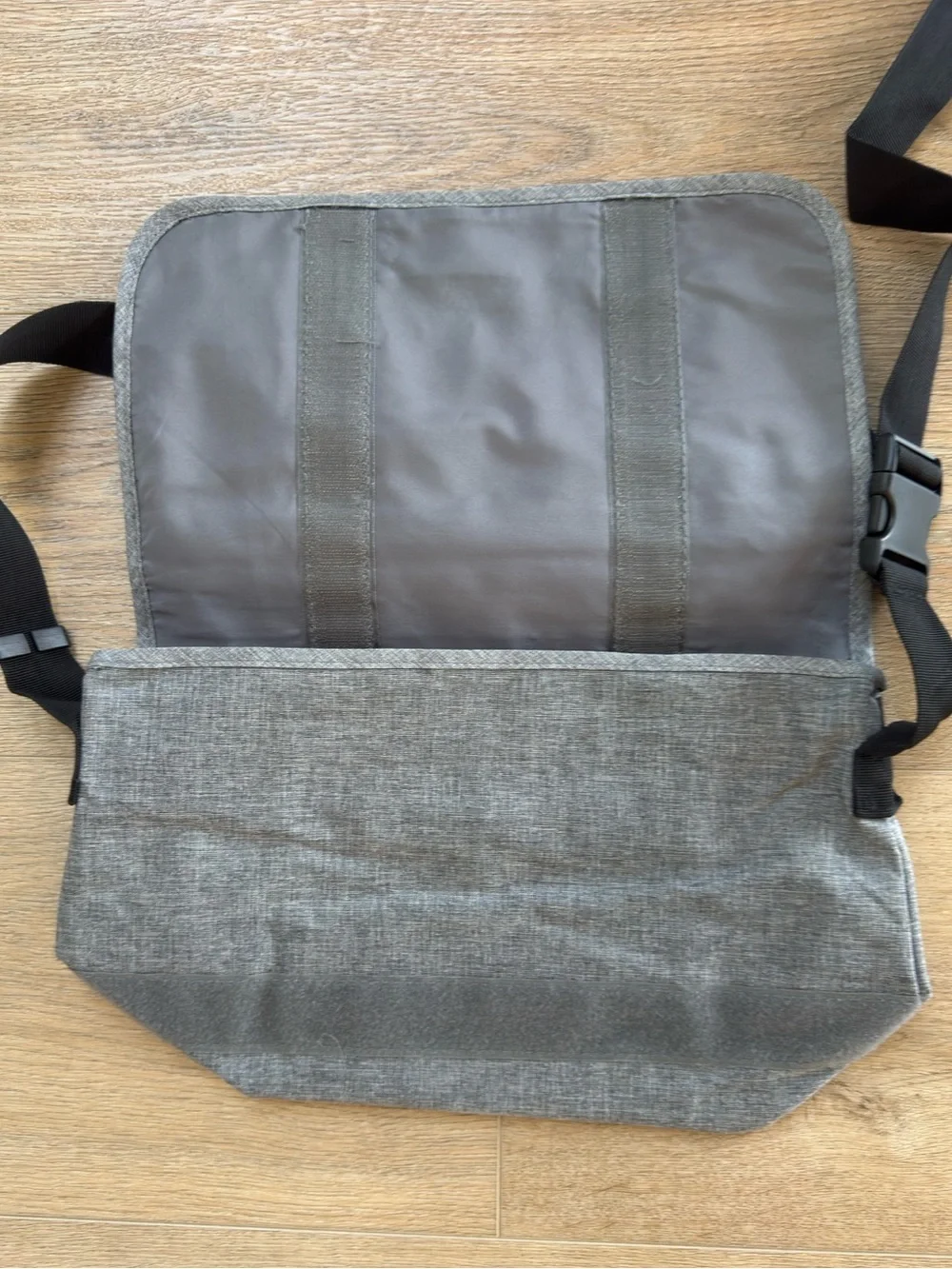 Journeyman Brand Gray Messenger Bag Herschel Style Tote 14.5” X 8.5” NWT